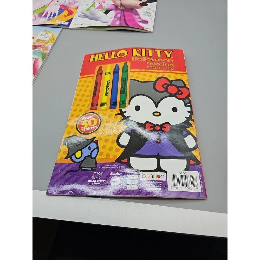 Hello‎ Kitty Sanrio Halloween Coloring & Activity Book with Crayons & Stickers